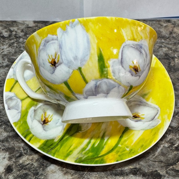 Gracie China Yellow & White with White Tulip Flowers Teacup & Saucer New - Picture 3 of 5